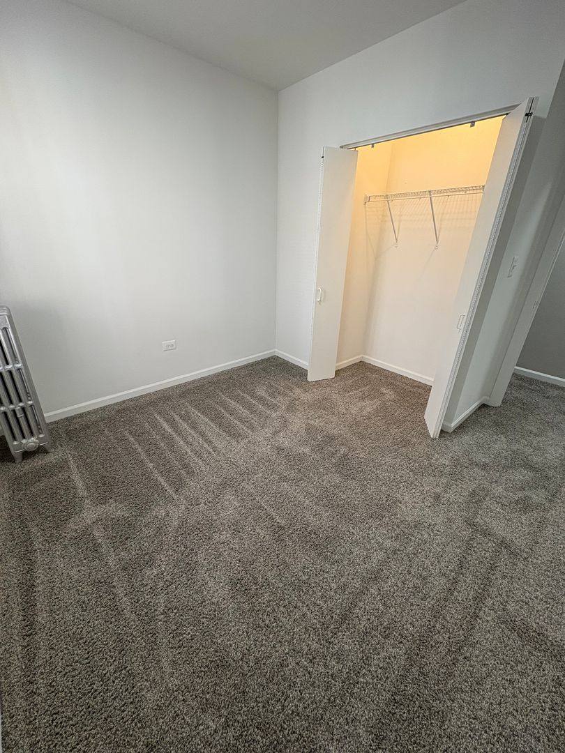 Apartment for rent at 327 N Pine, Chicago, IL 60644