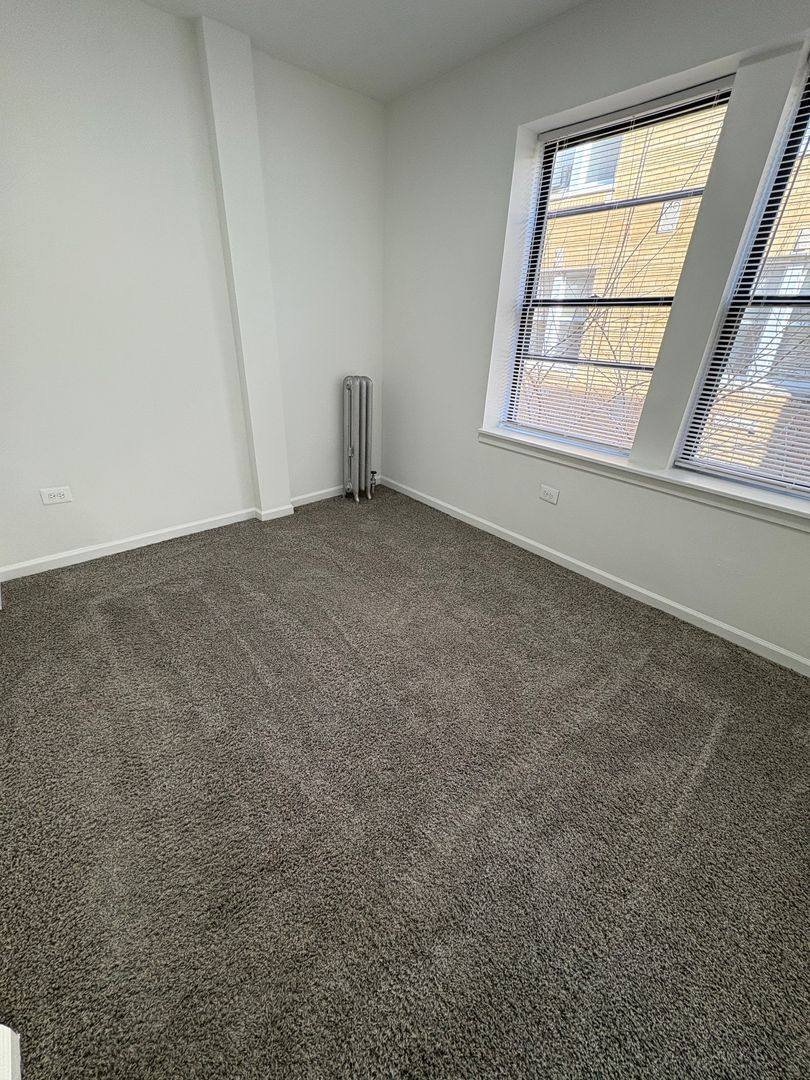 Apartment for rent at 327 N Pine, Chicago, IL 60644