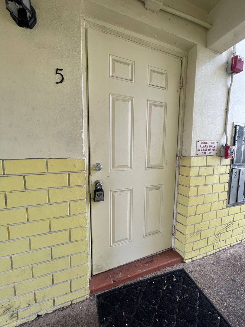 Apartment for rent at 6050 NW 8 St, Pompano Beach, FL 33063