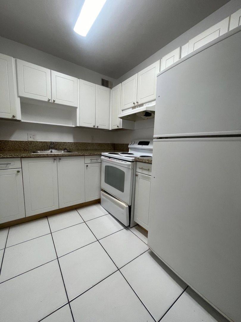 Apartment for rent at 6050 NW 8 St, Pompano Beach, FL 33063