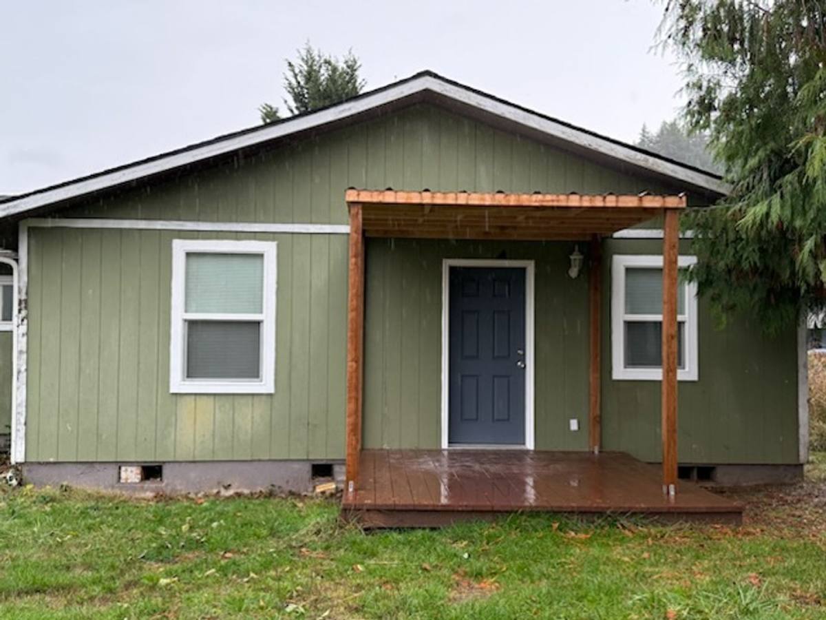 Apartment for rent at 110 9th Ave, Sweet Home, OR 97386