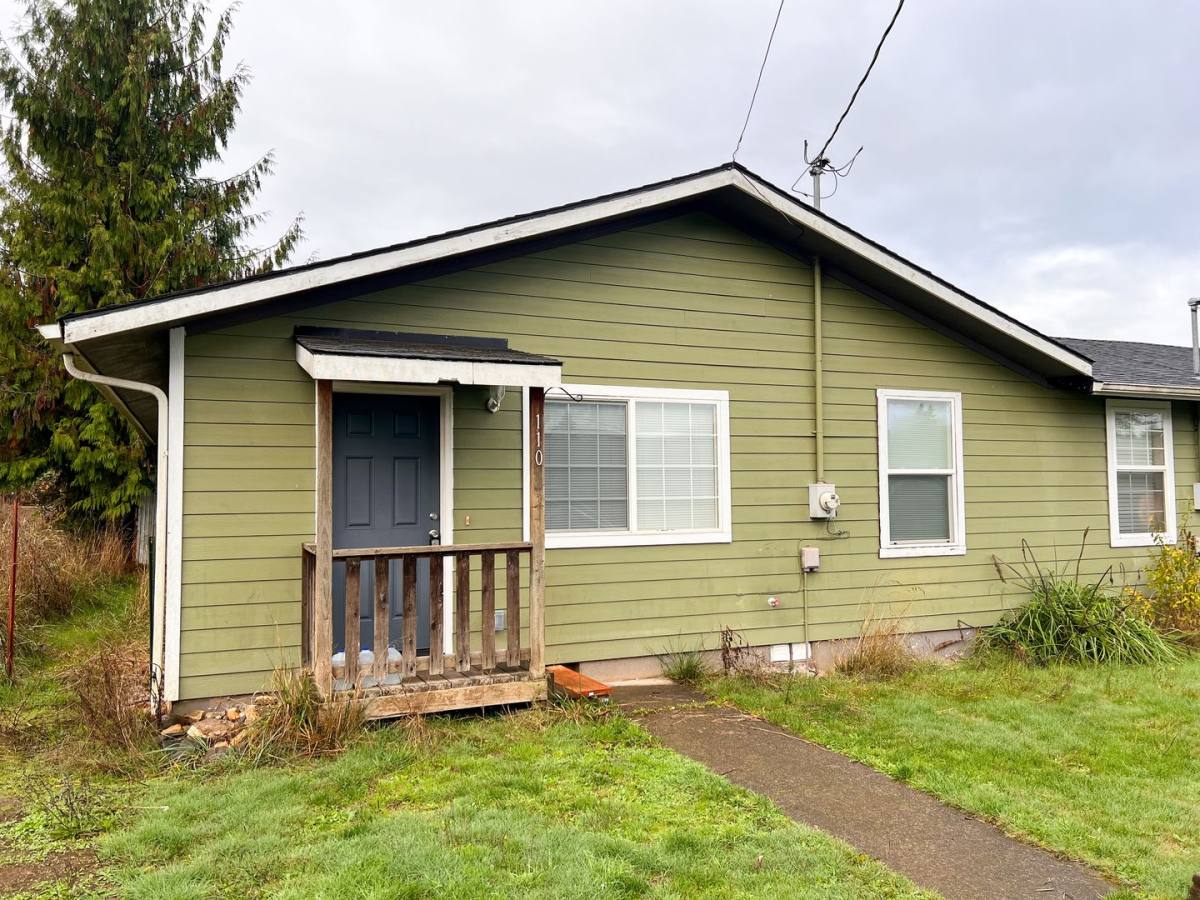Apartment for rent at 110 9th Ave, Sweet Home, OR 97386