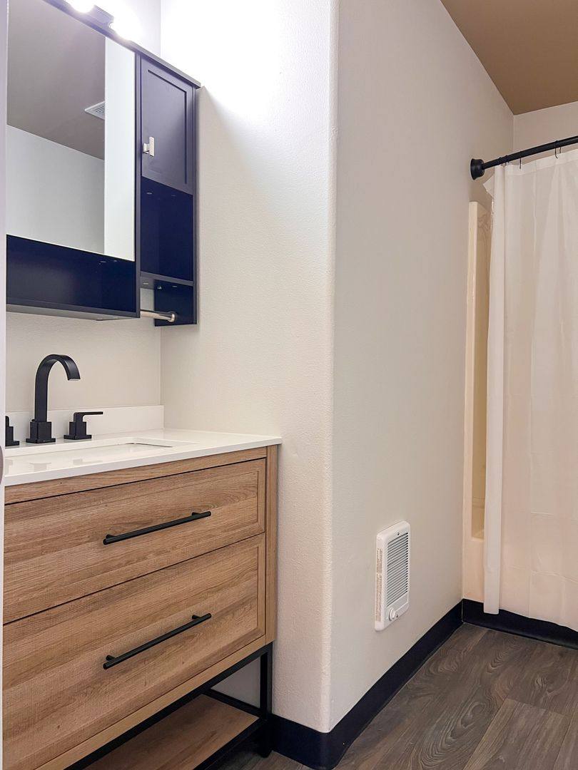 Apartment for rent at 110 9th Ave, Sweet Home, OR 97386