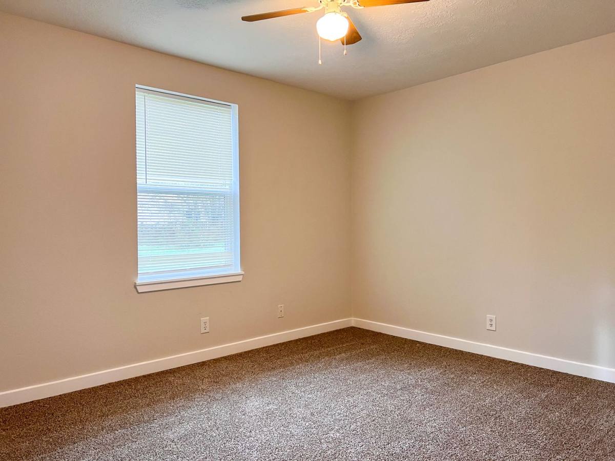 Apartment for rent at 110 9th Ave, Sweet Home, OR 97386