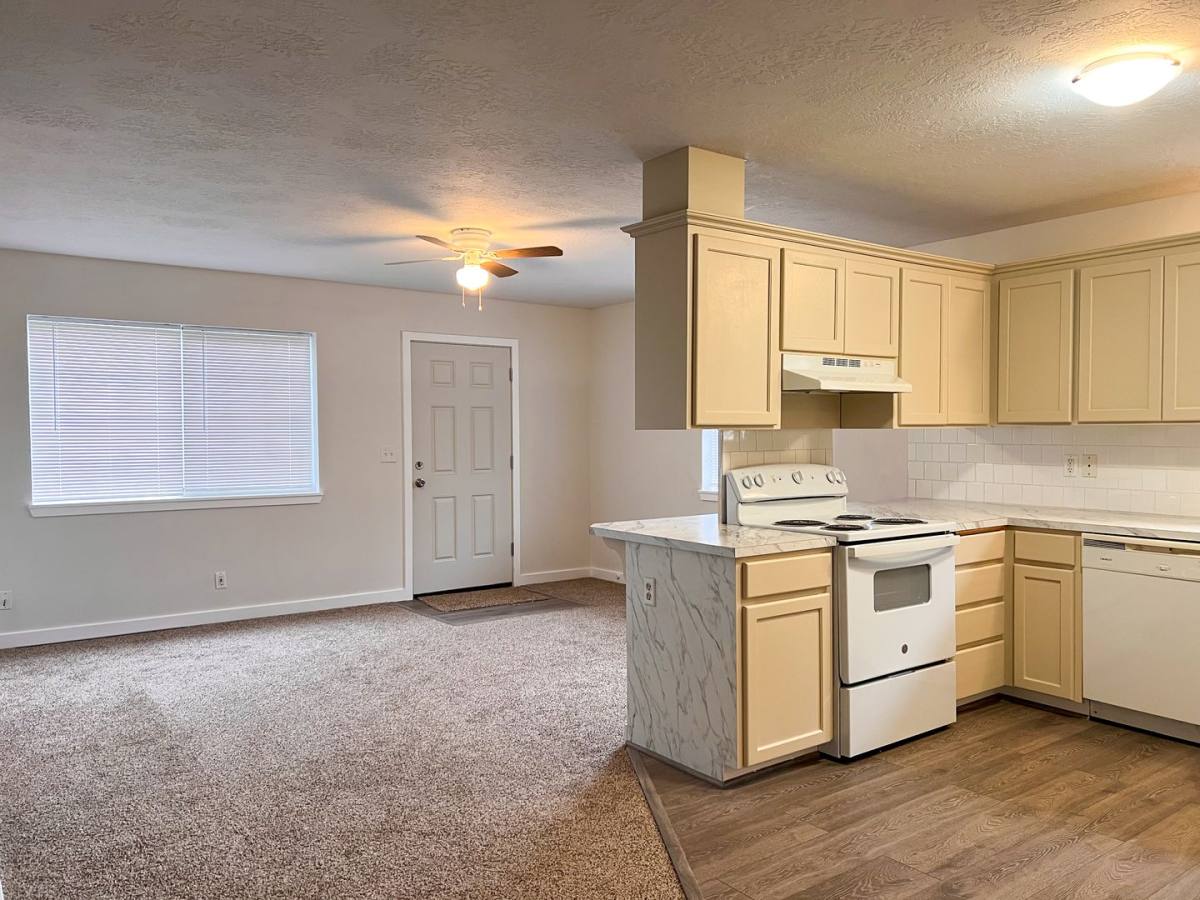 Apartment for rent at 110 9th Ave, Sweet Home, OR 97386