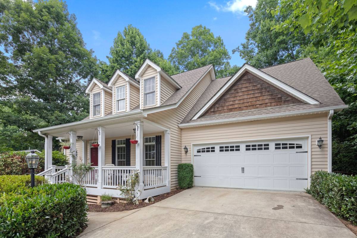 House for rent at 6 Winding Oak Dr, Arden, NC 28704