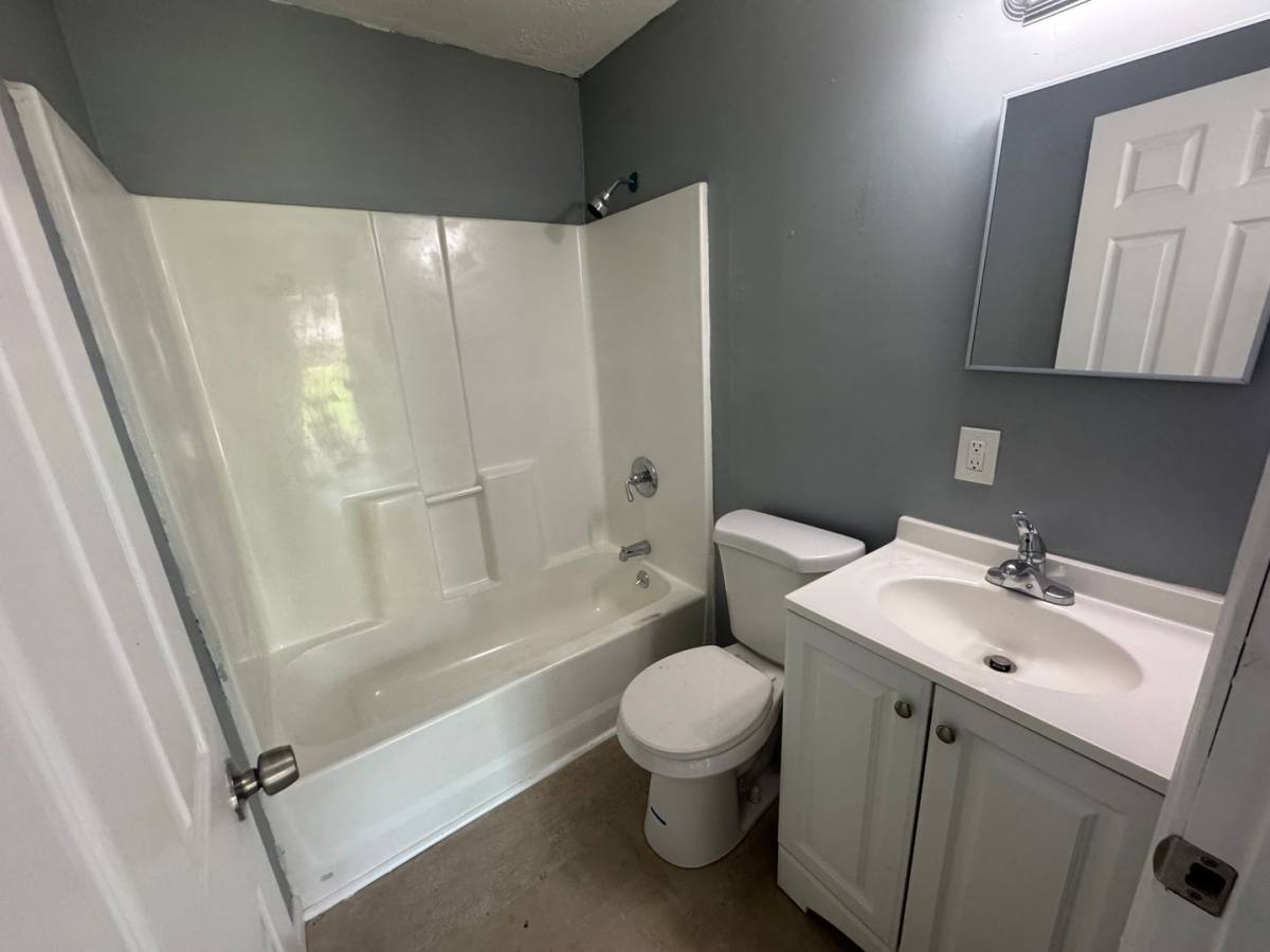 House for rent at 10113 Duke Dr, Saint Louis, MO 63136