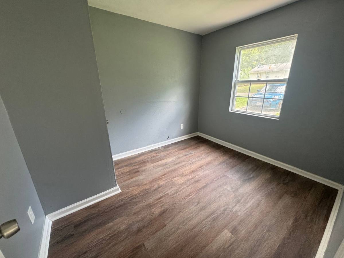 House for rent at 10113 Duke Dr, Saint Louis, MO 63136