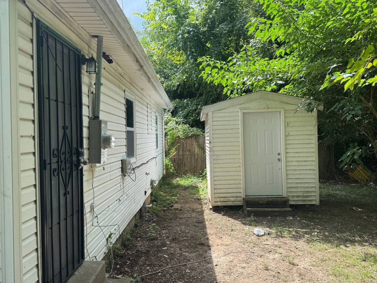 House for rent at 10113 Duke Dr, Saint Louis, MO 63136