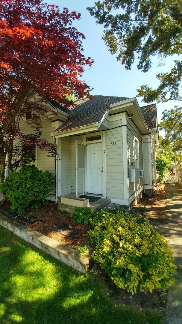 Apartment for rent at 413 NW C St, Grants Pass, OR 97526