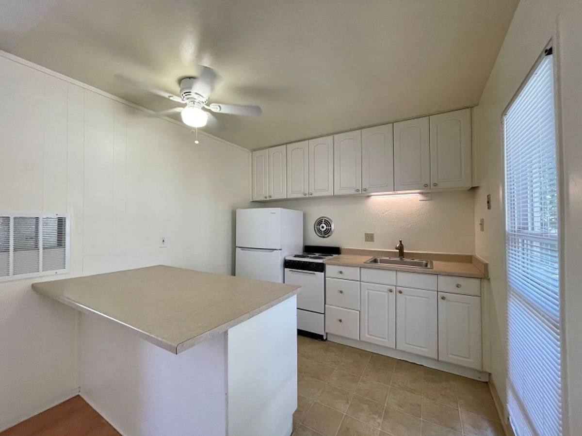 Apartment for rent at 1151-1181 Warren St, Napa, CA 94559