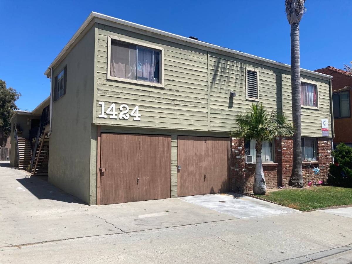 Apartment for rent at 1424 Obispo Ave, Long Beach, CA 90804