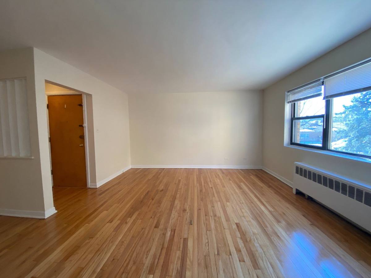 Apartment for rent at 2714-24 W Bryn Mawr Ave, Chicago, IL 60659