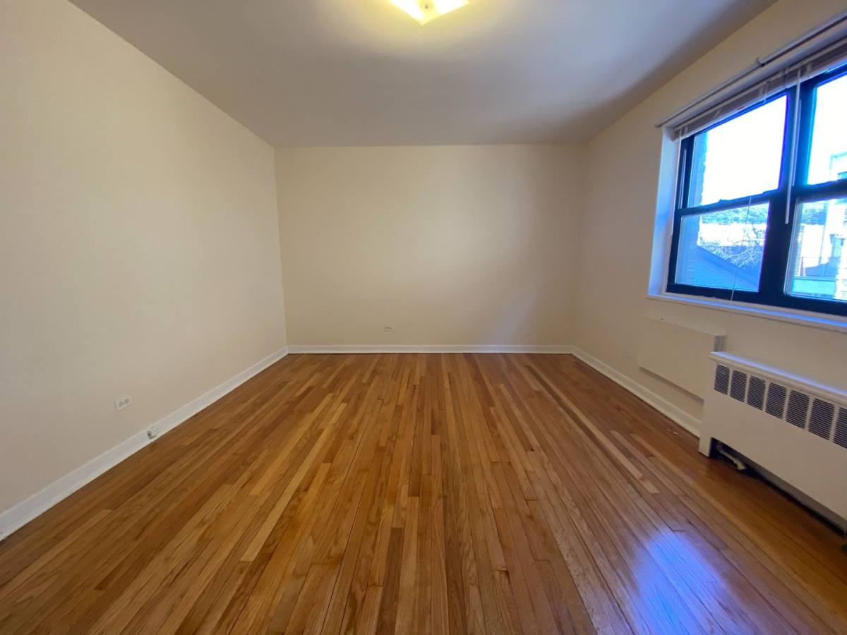 Apartment for rent at 2714-24 W Bryn Mawr Ave, Chicago, IL 60659
