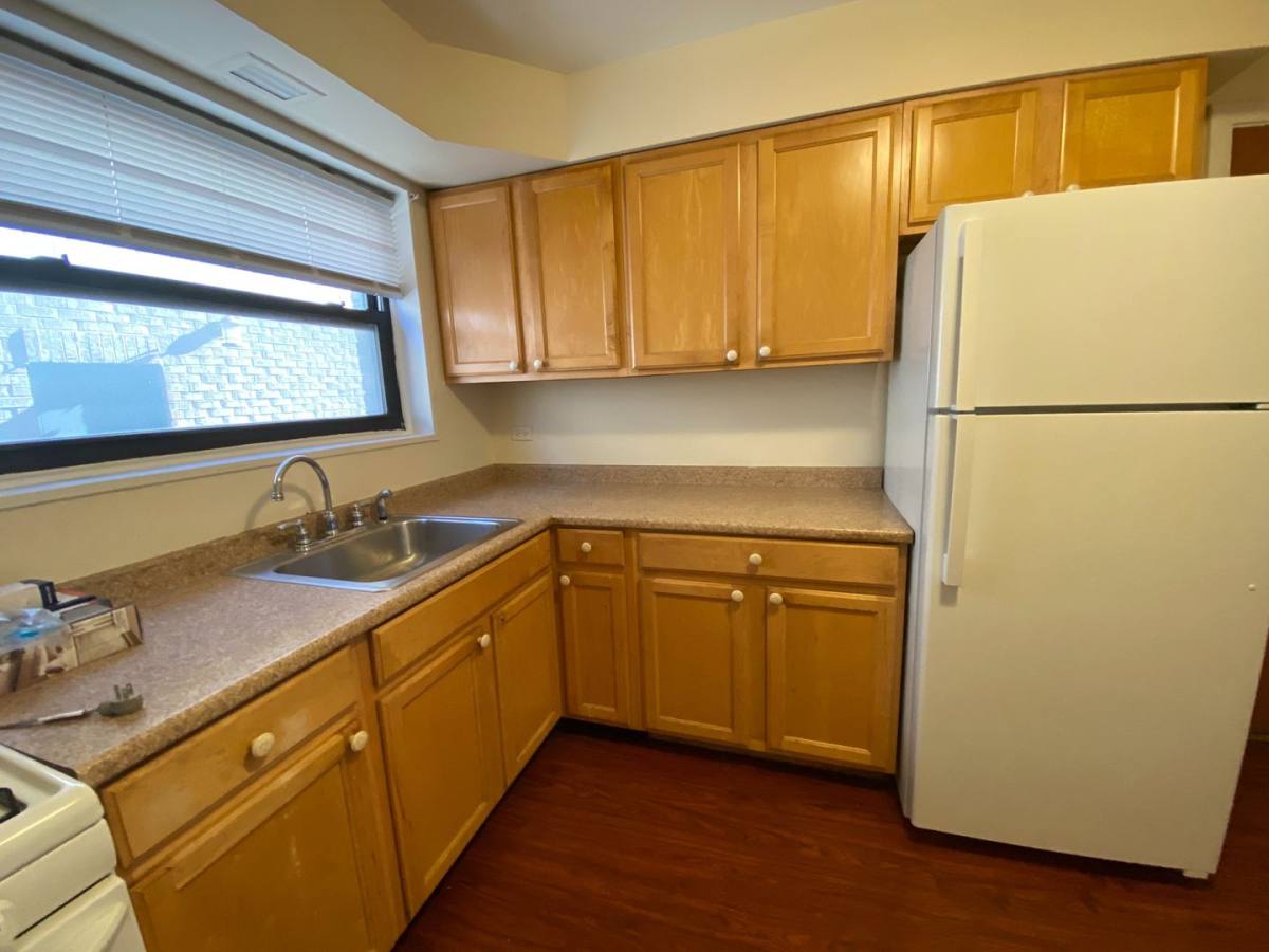Apartment for rent at 2714-24 W Bryn Mawr Ave, Chicago, IL 60659