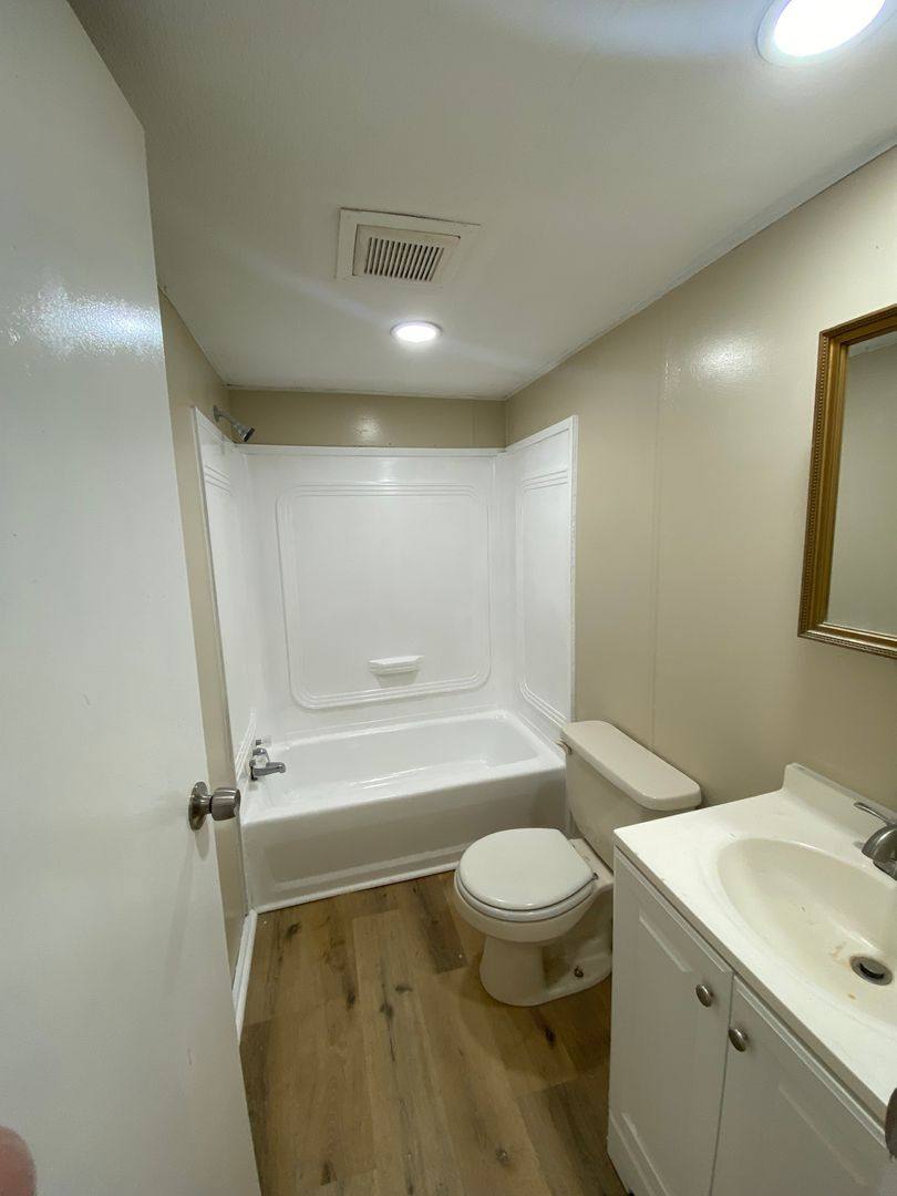 Apartment for rent at 5125 N Center Rd, Flint, MI 48506