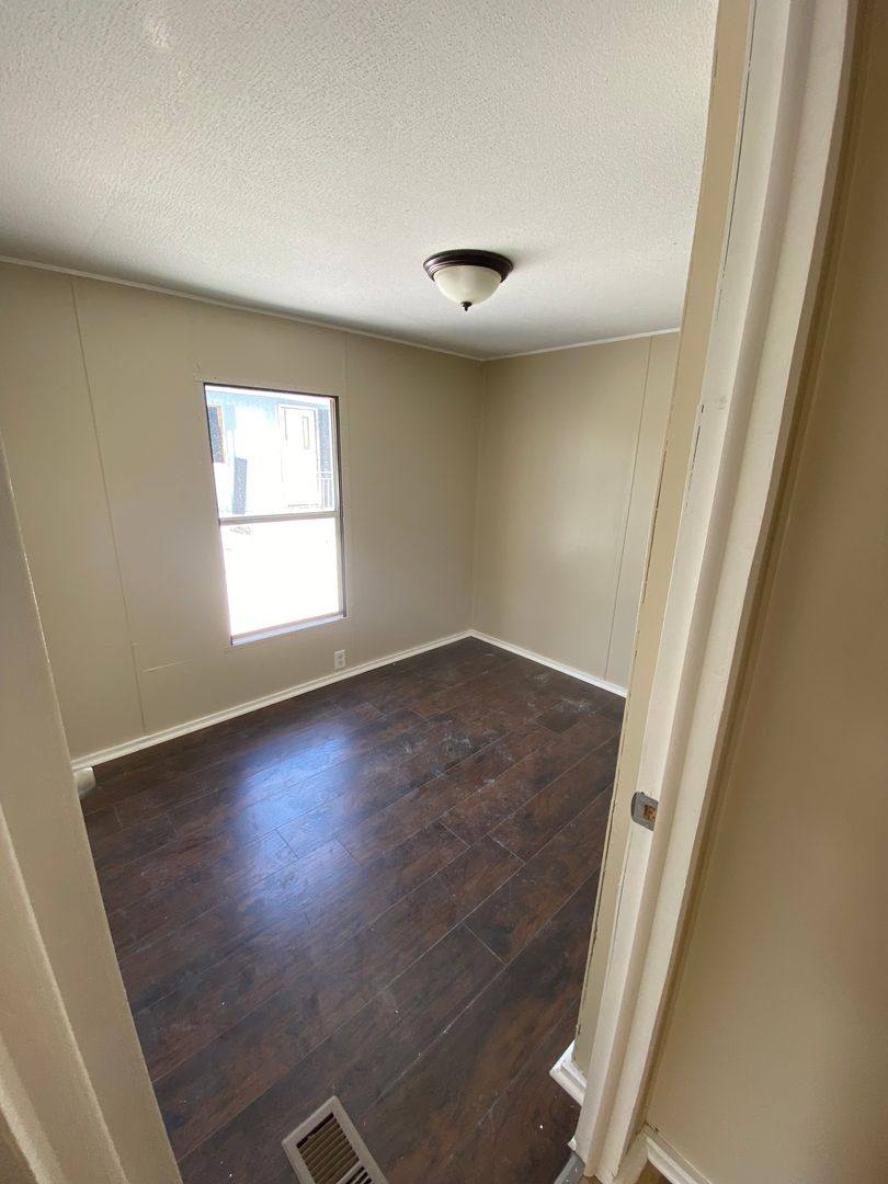 Apartment for rent at 5125 N Center Rd, Flint, MI 48506