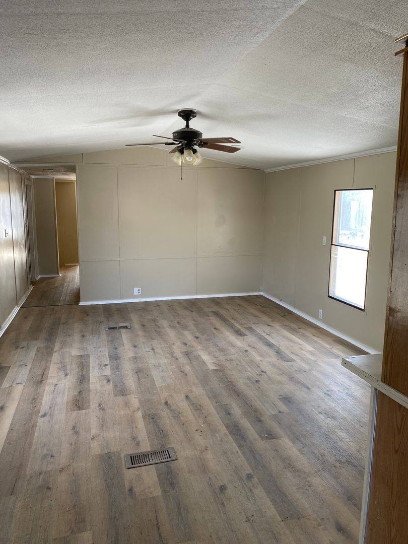 Apartment for rent at 5125 N Center Rd, Flint, MI 48506