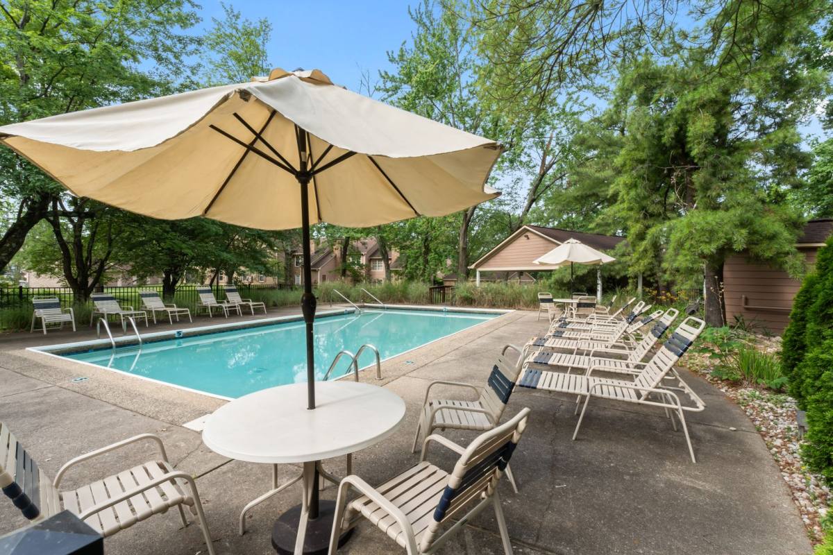 Condo for rent at 10331 Shelbyville Rd, Louisville, KY 40223