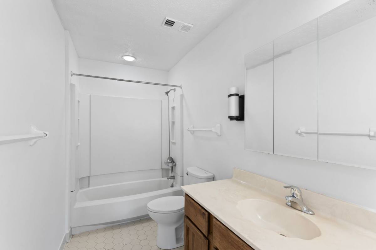 Condo for rent at 10331 Shelbyville Rd, Louisville, KY 40223