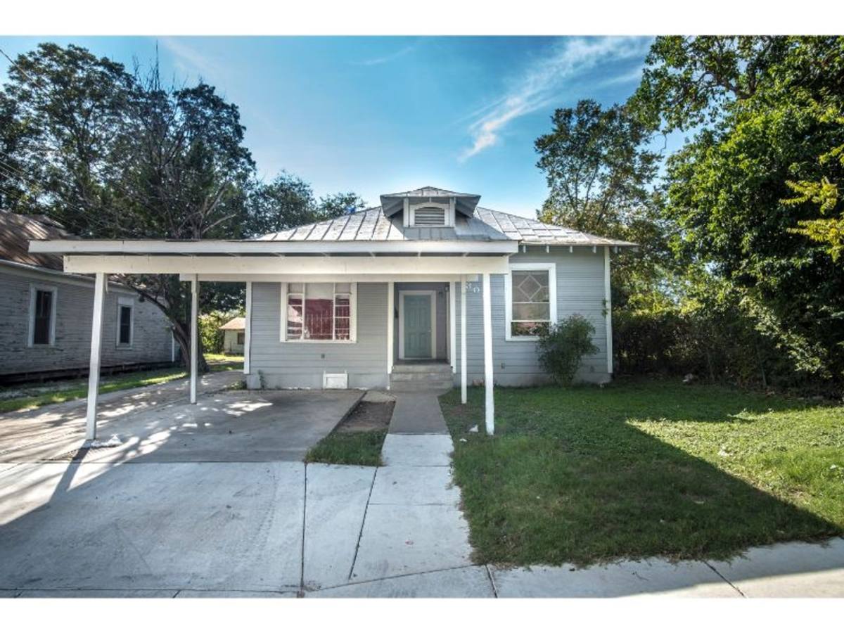 Apartment for rent at 308 Belmont, San Antonio, TX 78202