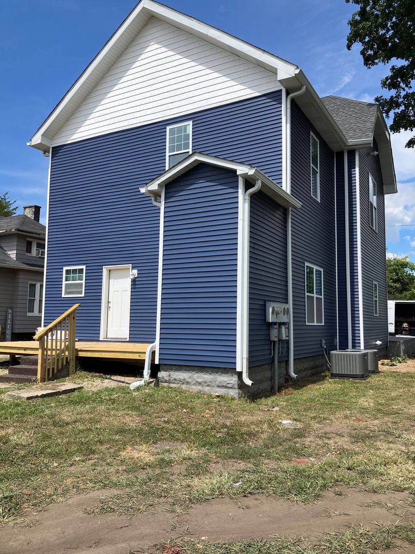 Apartment for rent at 1915 Poplar, Terre Haute, IN 47803