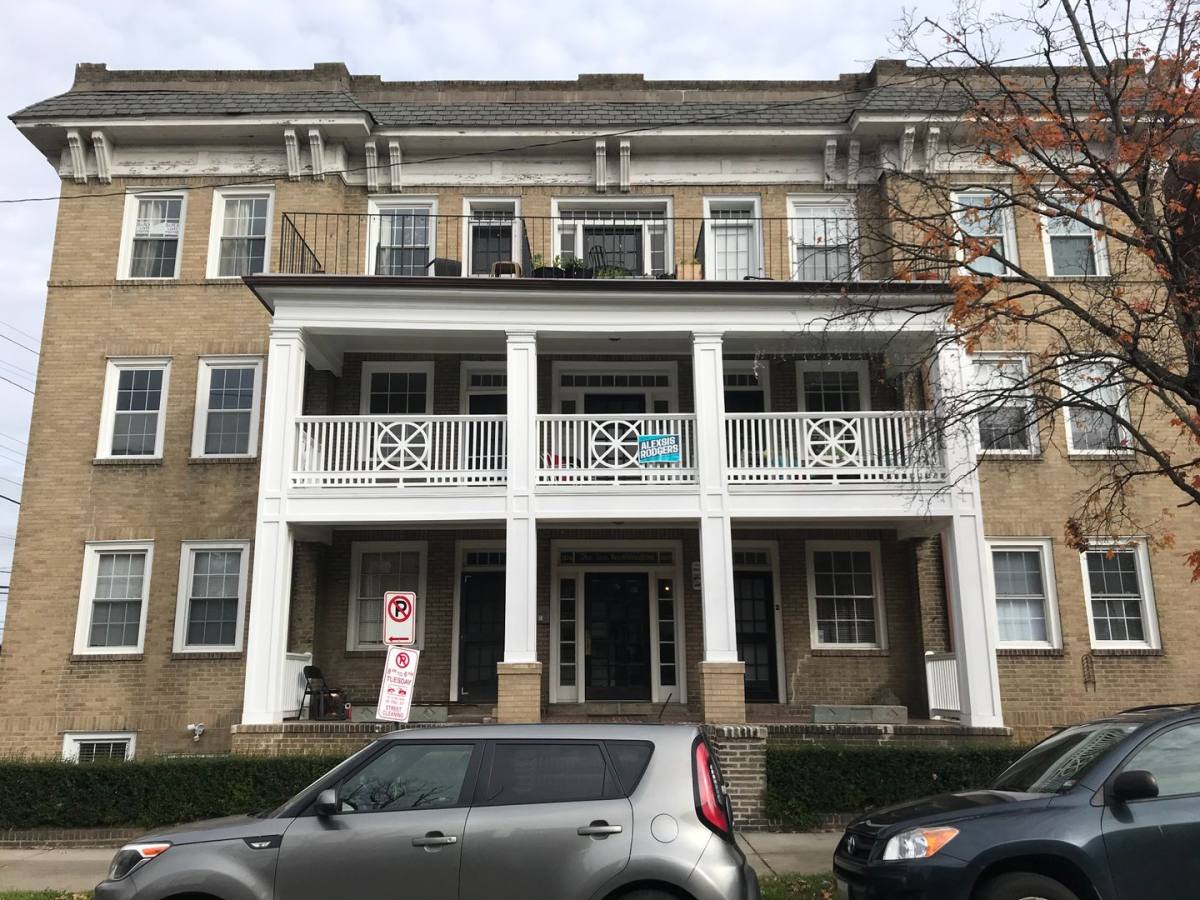 Apartment for rent at 2826 W Grace St, Richmond, VA 23221
