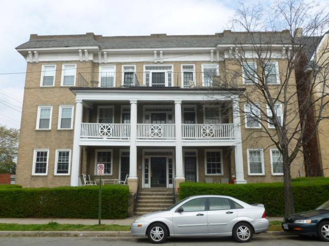 Apartment for rent at 2826 W Grace St, Richmond, VA 23221