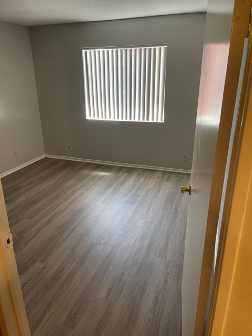 Apartment for rent at 7817 Vineland Ave, Sun Valley, CA 91352