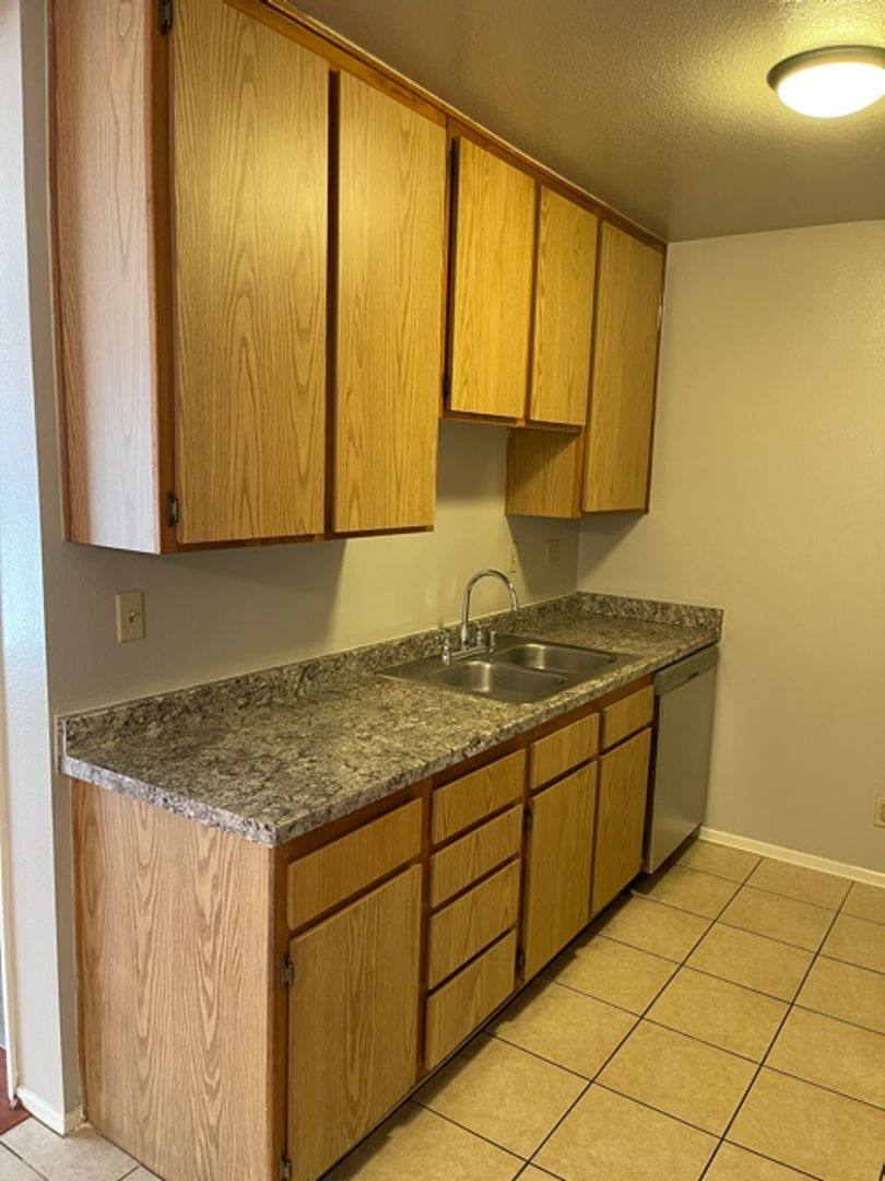 Apartment for rent at 7817 Vineland Ave, Sun Valley, CA 91352