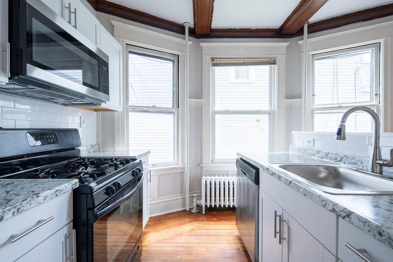 Apartment for rent at 433 Hamilton St #1, Albany, NY 12203