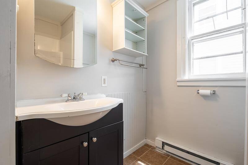 Apartment for rent at 433 Hamilton St #1, Albany, NY 12203