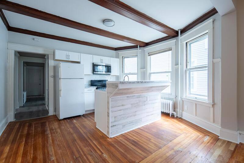 Apartment for rent at 433 Hamilton St #1, Albany, NY 12203