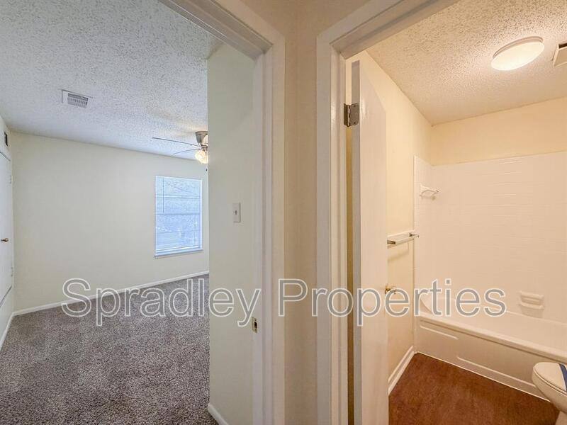Townhouse for rent at 1027 N Wall St, Belton, TX 76513
