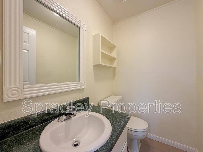 Townhouse for rent at 1027 N Wall St, Belton, TX 76513