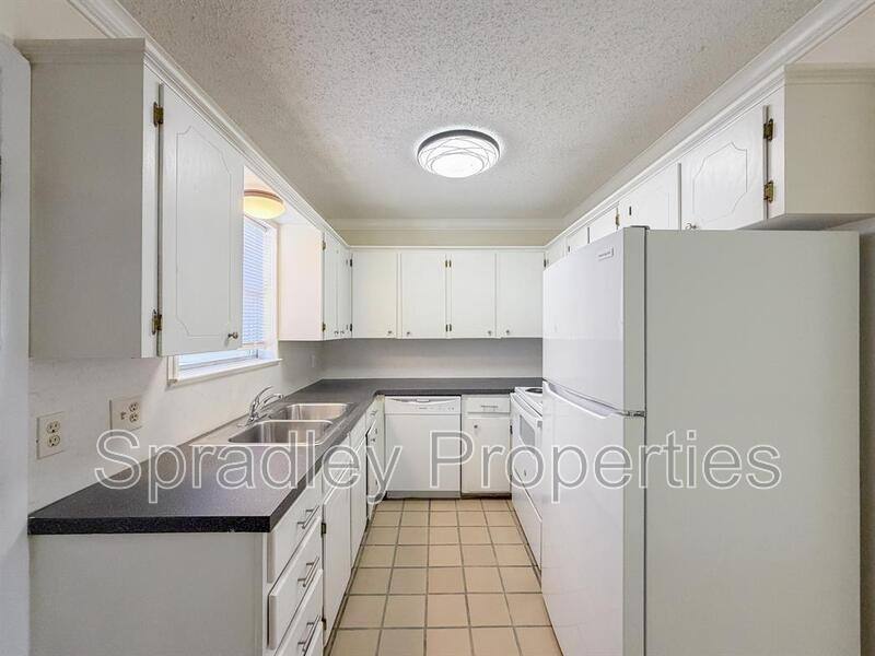 Townhouse for rent at 1027 N Wall St, Belton, TX 76513