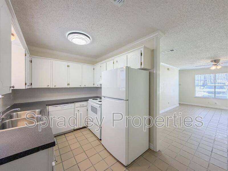 Townhouse for rent at 1027 N Wall St, Belton, TX 76513