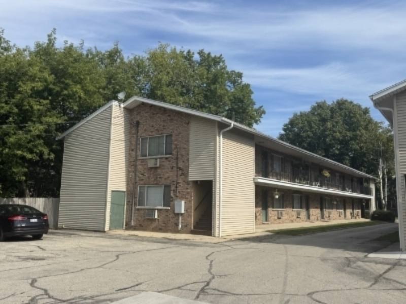Apartment for rent at 1142 E Walnut St #X, Green Bay, WI 54301