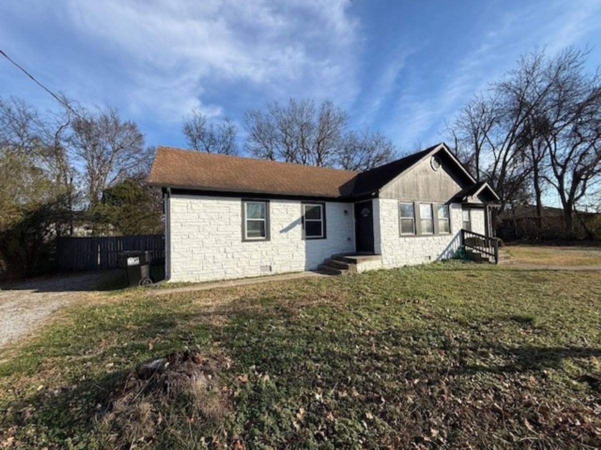 Apartment for rent at 1118 1120 N Tennessee Blvd, Murfreesboro, TN 37130