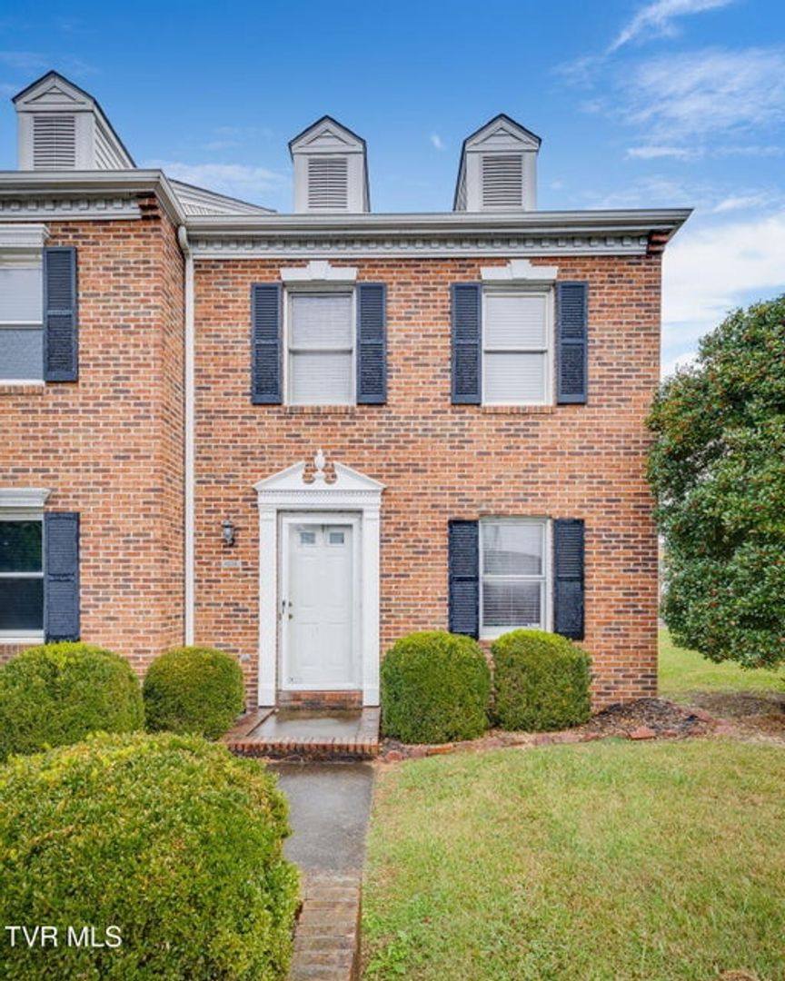 Townhouse for rent at 1024 Konnarock Rd, Kingsport, TN 37664