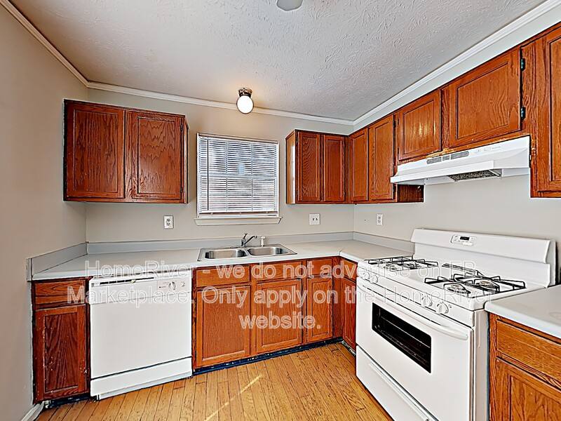 House for rent at 1174 Pin Oak Dr, Tucker, GA 30084