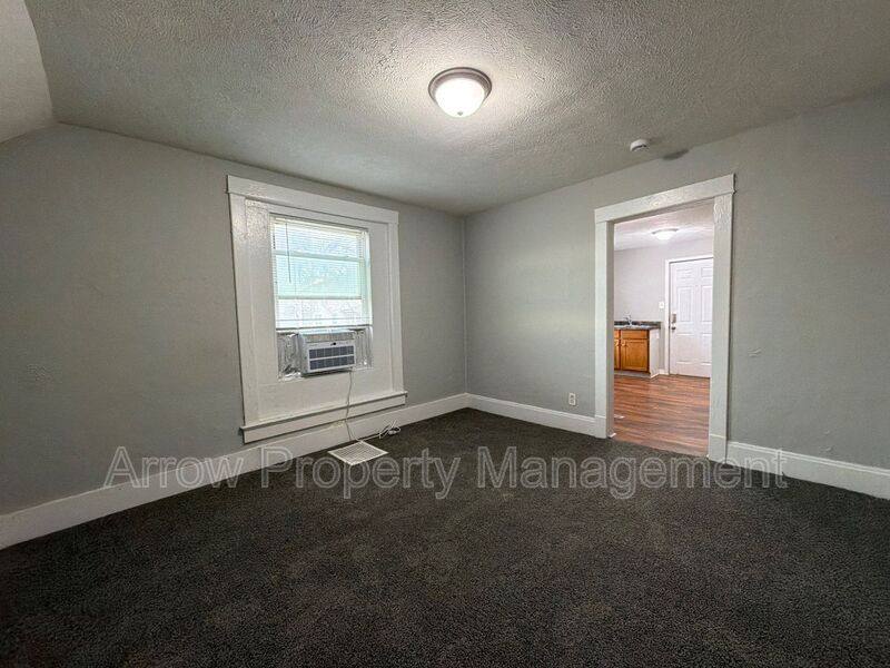 Apartment for rent at 2500 P St #2, Lincoln, NE 68503