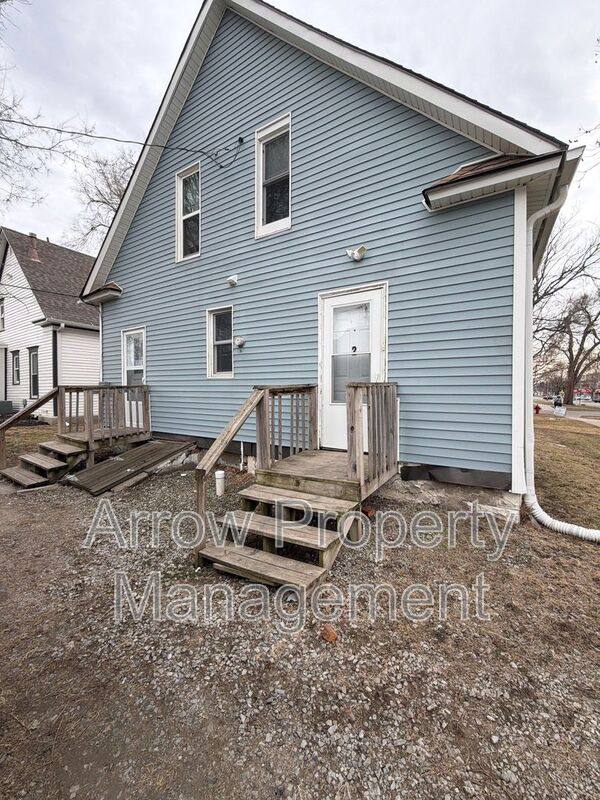 Apartment for rent at 2500 P St #2, Lincoln, NE 68503
