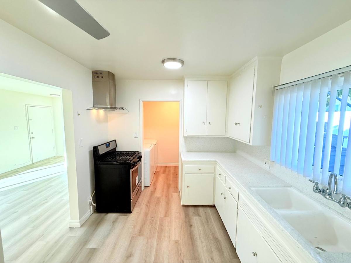 Apartment for rent at 625 Aerick St, Inglewood, CA 90301