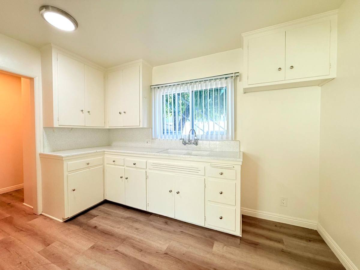 Apartment for rent at 625 Aerick St, Inglewood, CA 90301