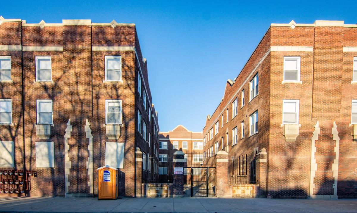 Apartment for rent at 735 W Garfield Blvd, Chicago, IL 60621