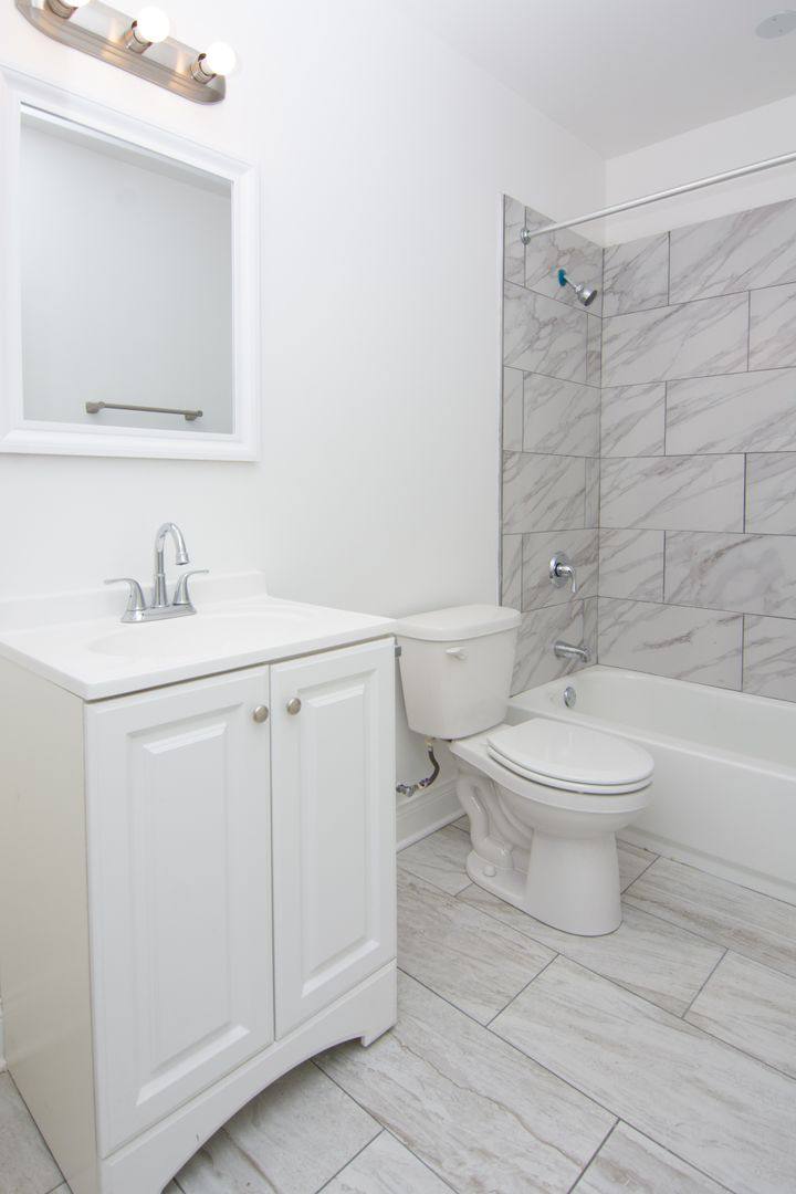 Apartment for rent at 735 W Garfield Blvd, Chicago, IL 60621