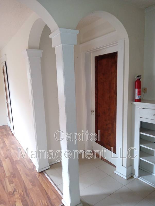 Apartment for rent at 307 N Walnut St #307, Lansing, MI 48933
