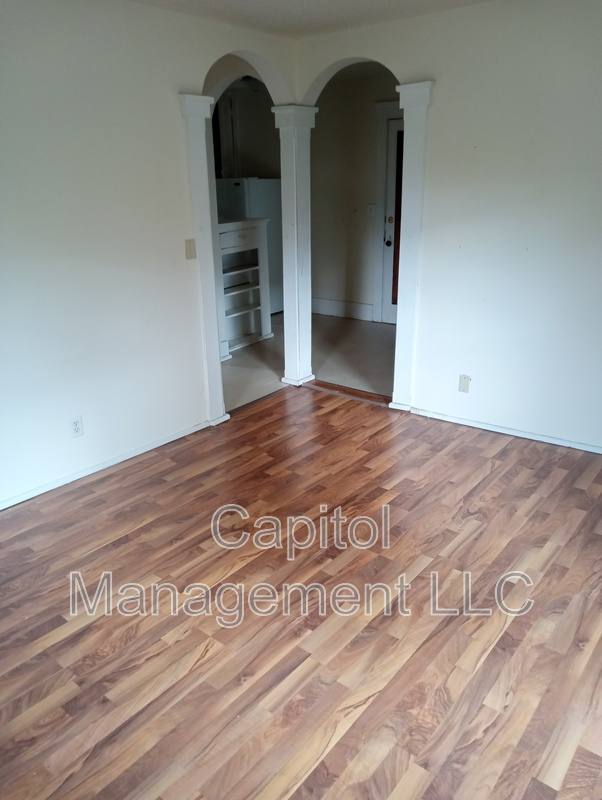 Apartment for rent at 307 N Walnut St #307, Lansing, MI 48933