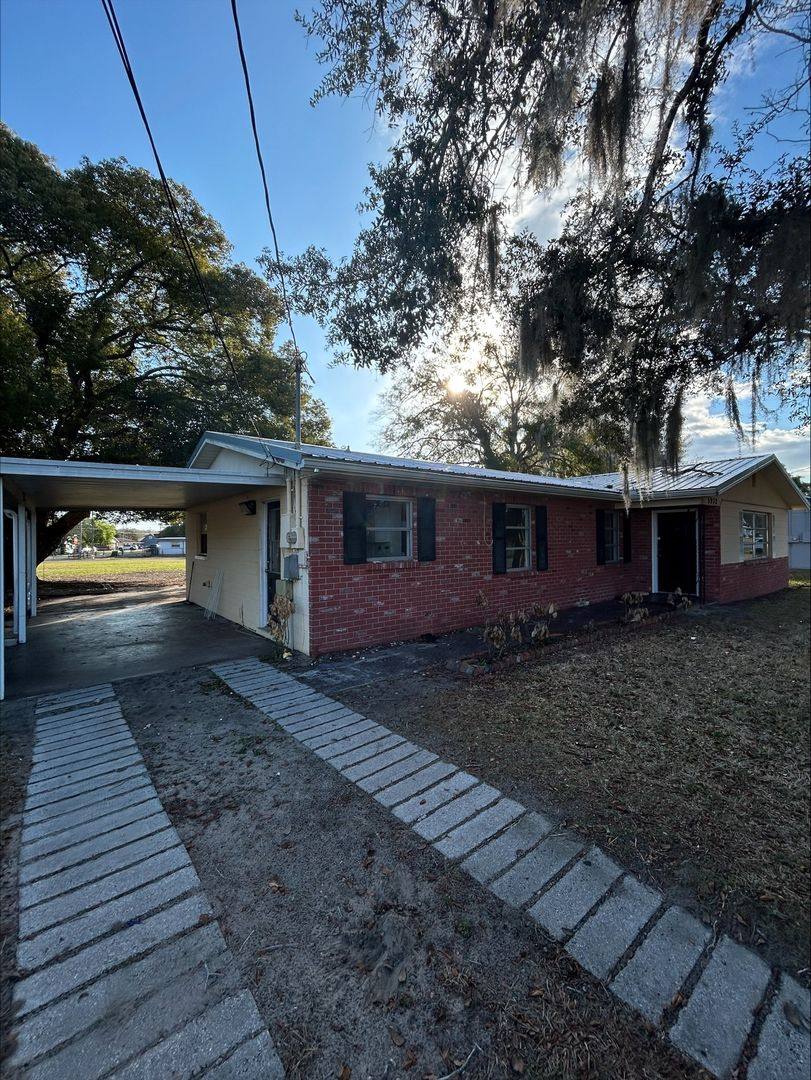 House for rent at 5932 15th St, Zephyrhills, FL 33542